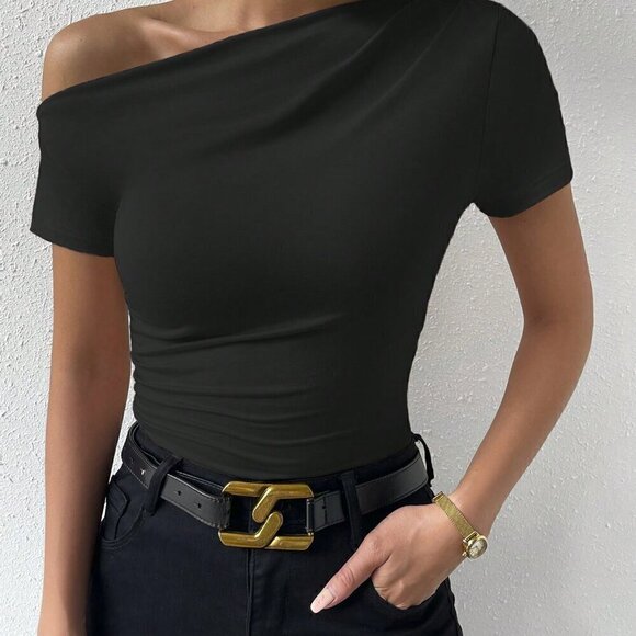 Black Casual Women's Solid Asymmetrical Neck Ruched Tee - Picture 5 of 6